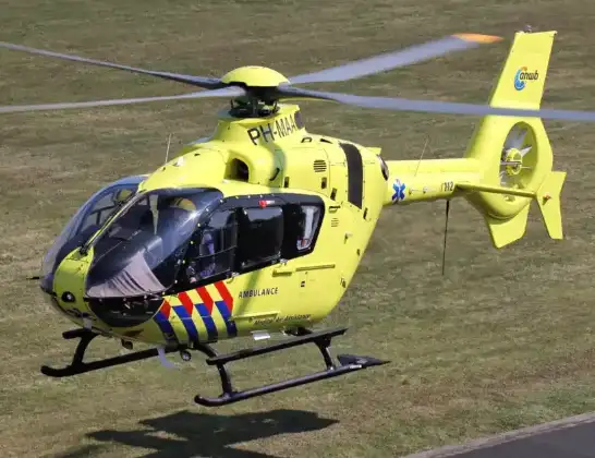 Foto van helikopter: pH Maa 4