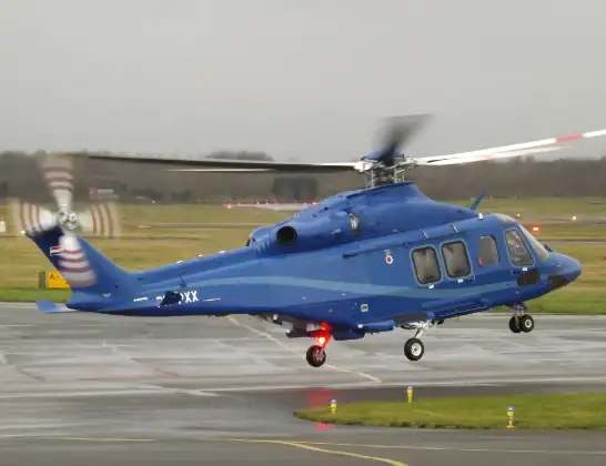 Foto van helikopter: pH Pxx 4