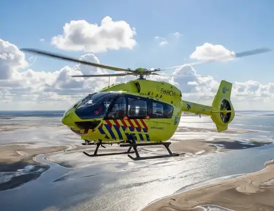 Foto van helikopter: pH How TS