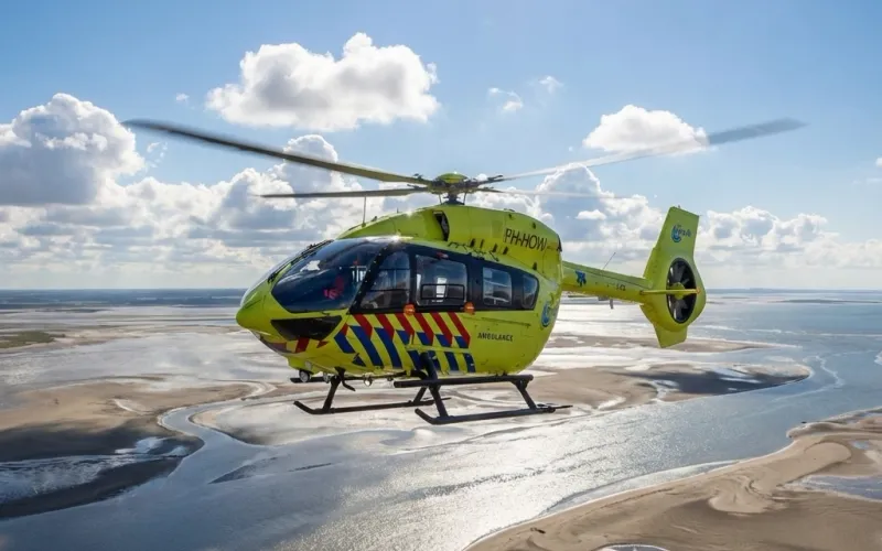 Traumahelikopter PH-HOW Airbus Helicopters H145 (Medic-01) gestationeerd op Vliegbasis Leeuwarden